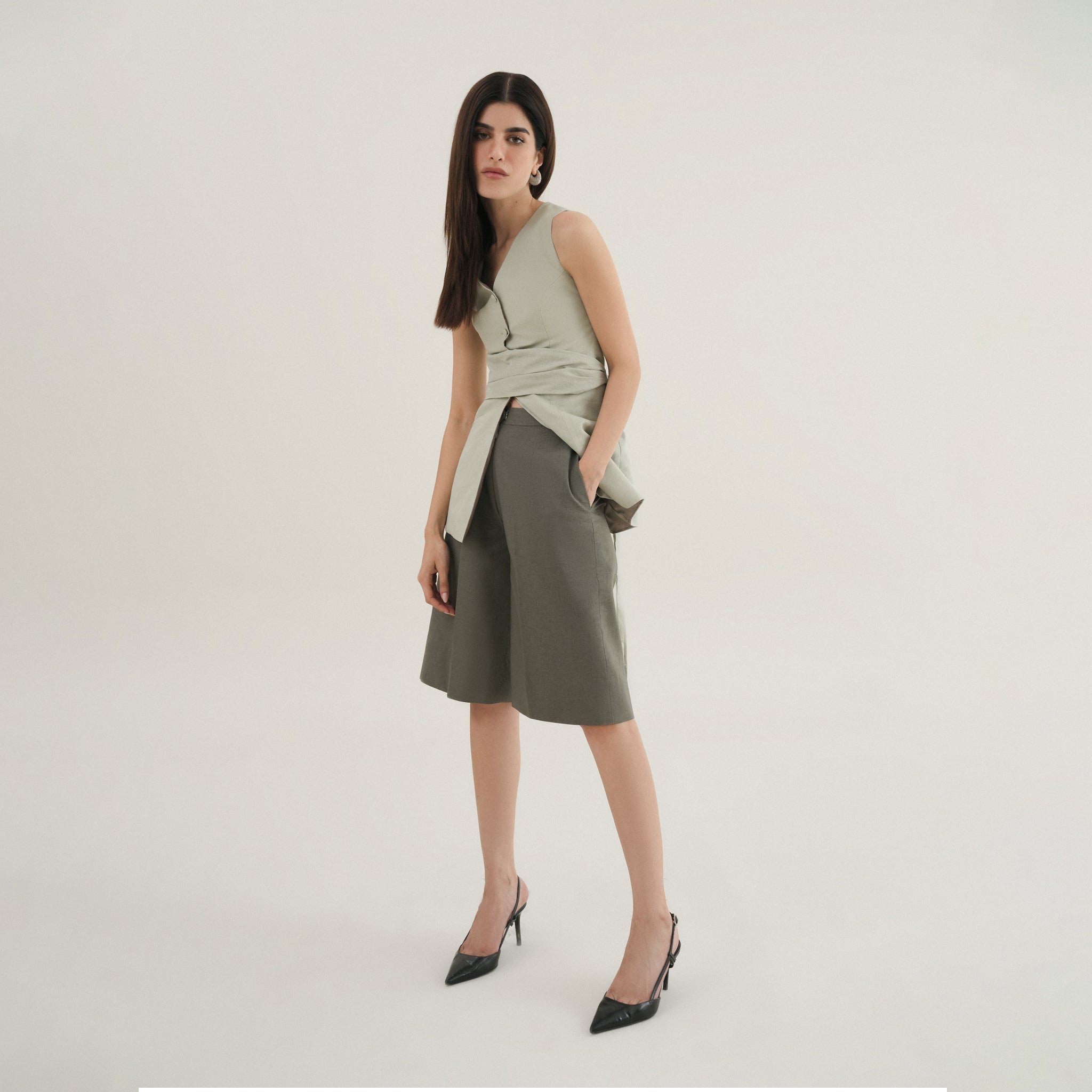Ease Linen Shorts